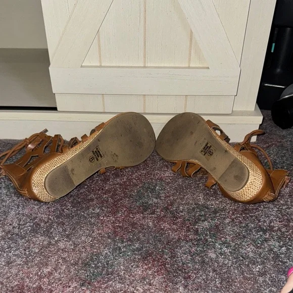 Cityclassified Brown Gladiator Sandals Lace-Up Design - Picture 2 of 4